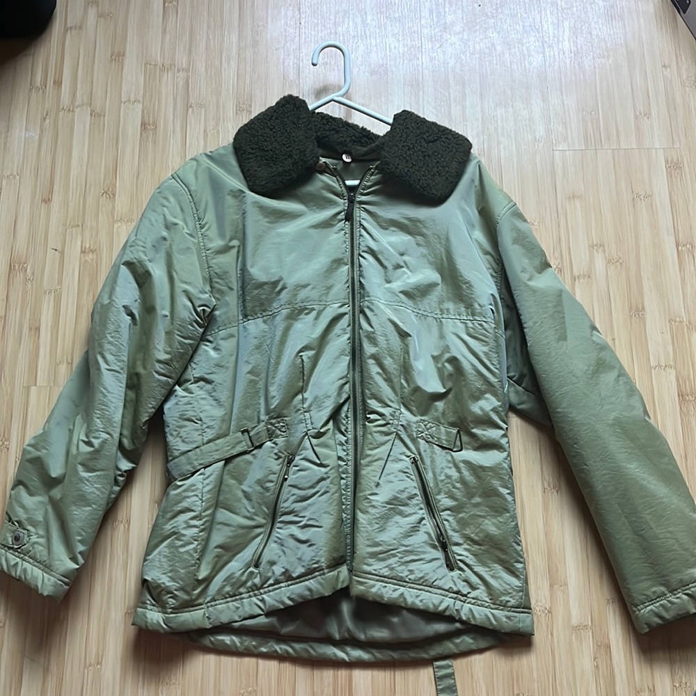 Size Large Olive green authentic outerwear braetan winter coat.